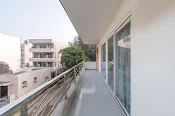 saunter living