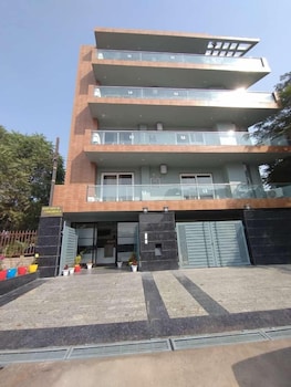 v rooms