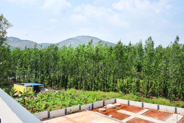 Aruvi Resort,,2 star