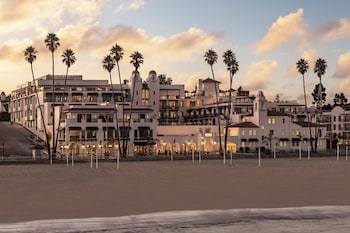 La Bahia Hotel And Spa,215 Beach Street,4 star
