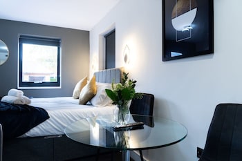 midsummer studios and apartments