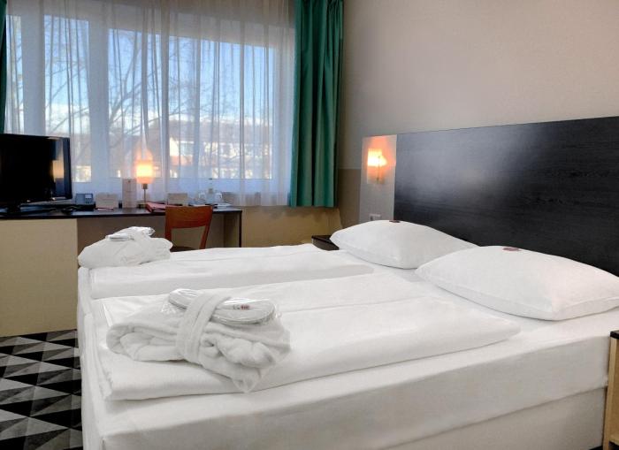 Azimut Hotel City South Berlin,Buckow>>Berlin,3 star