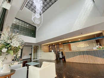 the grand lunara hotel at srinakarin