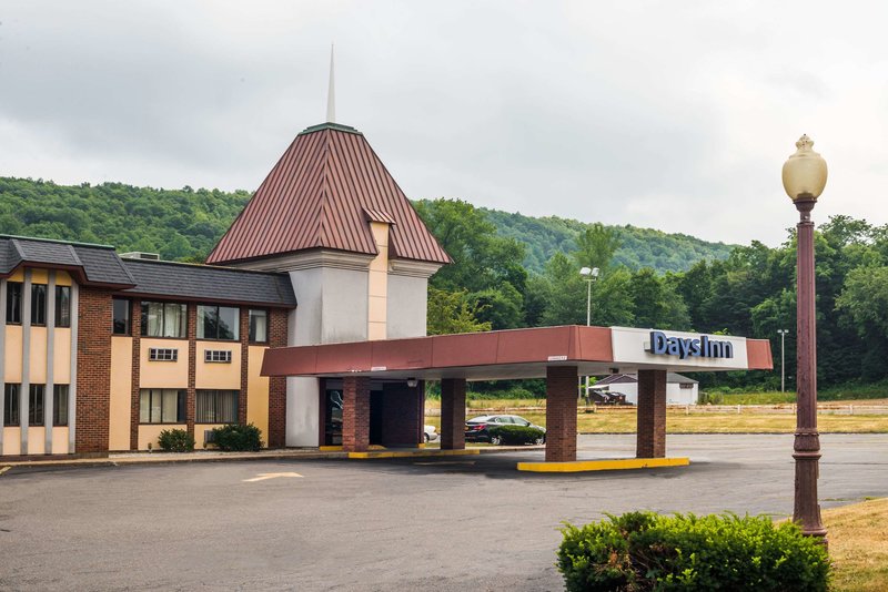 Days Inn By Wyndham Berlin Meriden
