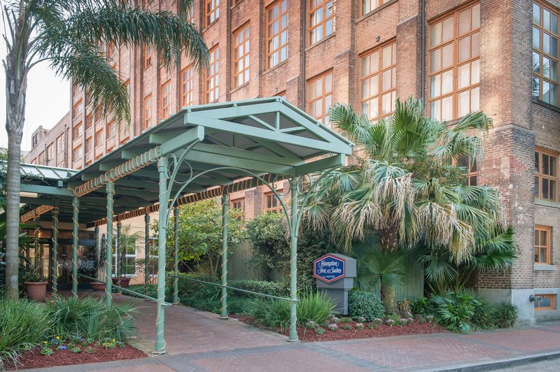 Hampton Inn & Suites New Orleans Convention Center,Orleans Parish>>New Orleans,4 star