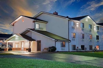 Hillside Inn & Suite,,3 star