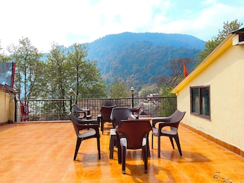 hotel flatties mall road nainital
