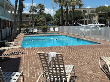 capital o sunset waves hotel myrtle beach oceanfront