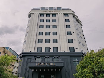 legacy hill hotel