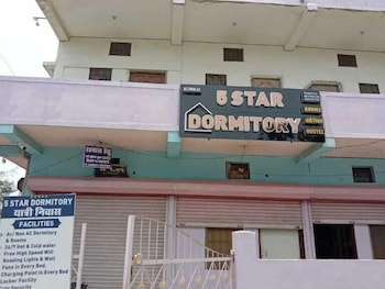 5 Star Dormitory,,2 star