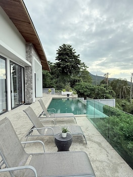 Michel Tropical Seaview Pool Villas,,3 star