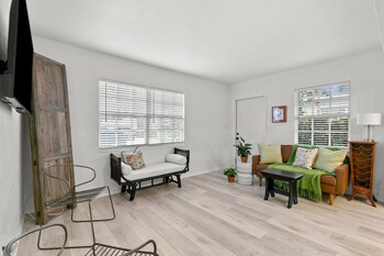 new bayside escape cozy hideaway near bayshore