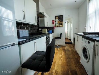 Bucknall Lodge Family Room 4 Hanley,,2 star