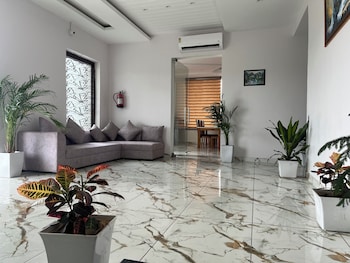 river home stay