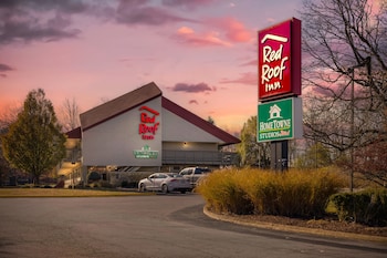 Hometowne Studios By Red Roof Buffalo - Niagara Airport,,3 star