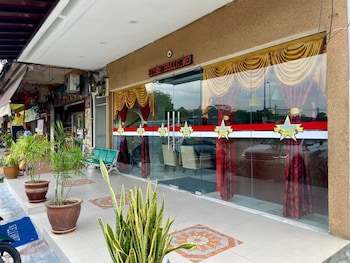 Royals Star Hotel,,2 star