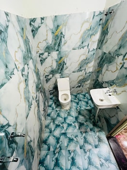 Vande Bharat P Guest House,,2 star