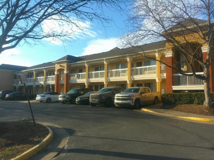 Hometowne Studios By Red Roof Chantilly,,2 star