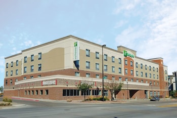 holiday inn omaha downtown waterpark by ihg