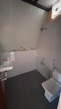 Huts And Hunters Resort Saputara,,0 star