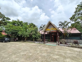 Splits Villa Resort,,3 star