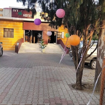 Lvy Hotel And Restaurant,,2 star