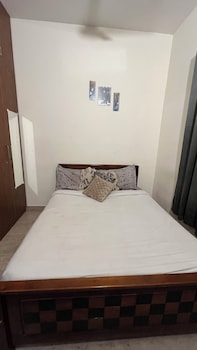 Velvet Vista,,2 star