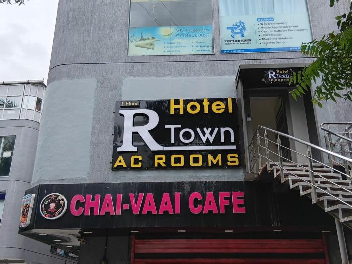 Hotel R Town,,2 star