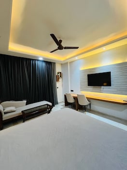 onlystay hotel omaxe hazratganj