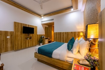 the elevate hotel