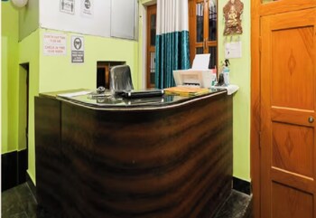 hotel hr kashi viswanath temple