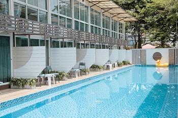 full stop pool villa don mueang