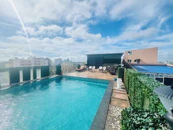 the bay suites puri with sea view