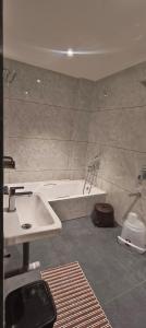 Shreenam Resto,,0 star