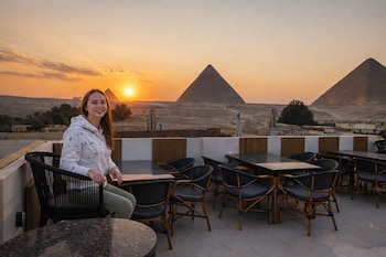pyramids holiday escape