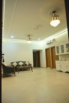 family ties homestay