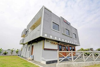 Hotel Brown Hill And Family Restaurant,,0 star