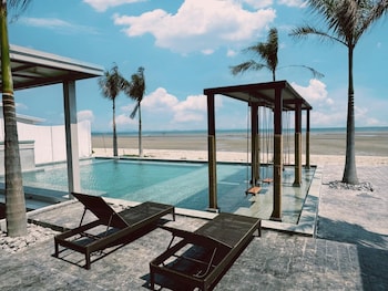De Mer Resort,,0 star