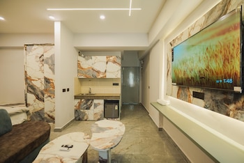 paradise inn vibhuti khand gomti nagar