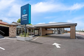 Clarion Pointe Mount Vernon - Burlington,,3 star