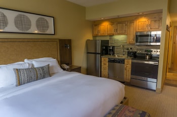 Grand Summit Views And Location, Next To Slopes By Redawning - Save 20% On 7+ Nights!,4000 Canyons Resort Dr,3 star