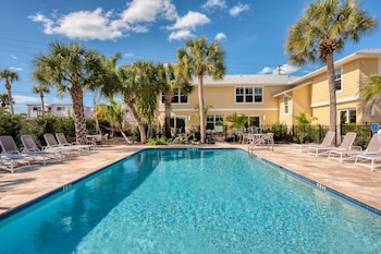 Escape Coastal Resort On Casey Key,208 Casey Key Rd,3 star