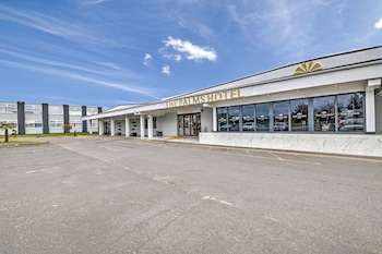 Palms Hotel & Retreat By Palette London Romford,,3 star