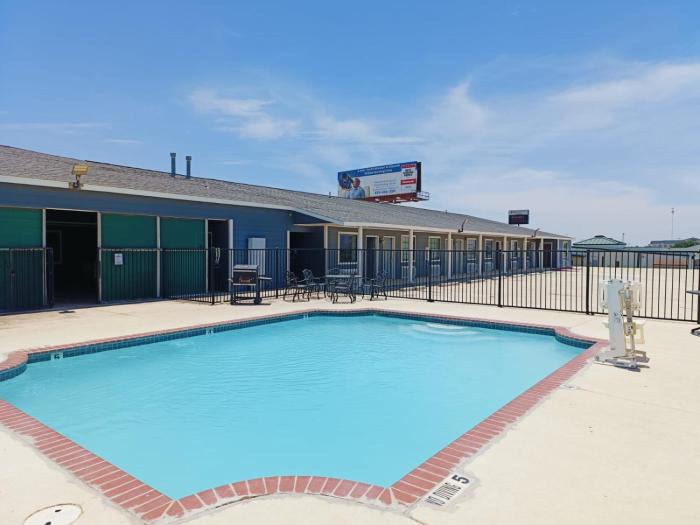 Hotel O Bien Venido Pearsall I-35,,2 star