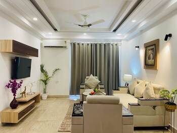 bedchambers serviced apartment sector 52
