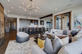 Resort Three Bedroom Suite 3 Apartment Hotel By Redawning,6702 Stein Circle,2 star