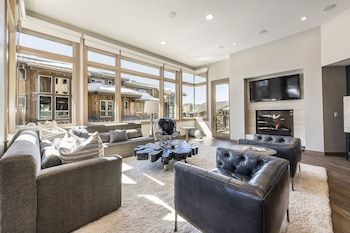 Platinum Four Bedroom Suite 4 Apartment Hotel By Redawning,6702 Stein Circle,2 star