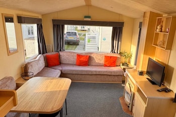 3 Bedroom, 8 Berth, Cosy Static Family Caravan,,3 star