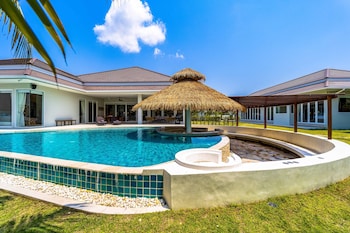 luxury 7 bedroom pool villa wl67