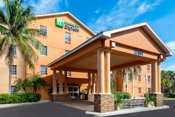 Holiday Inn Express & Suites Naples North - Bonita Springs,27891 Crown Lake Blvd,3 star